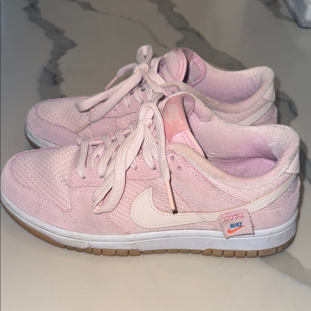 NIKE DUNK LOW TEDDY BEAR (W)